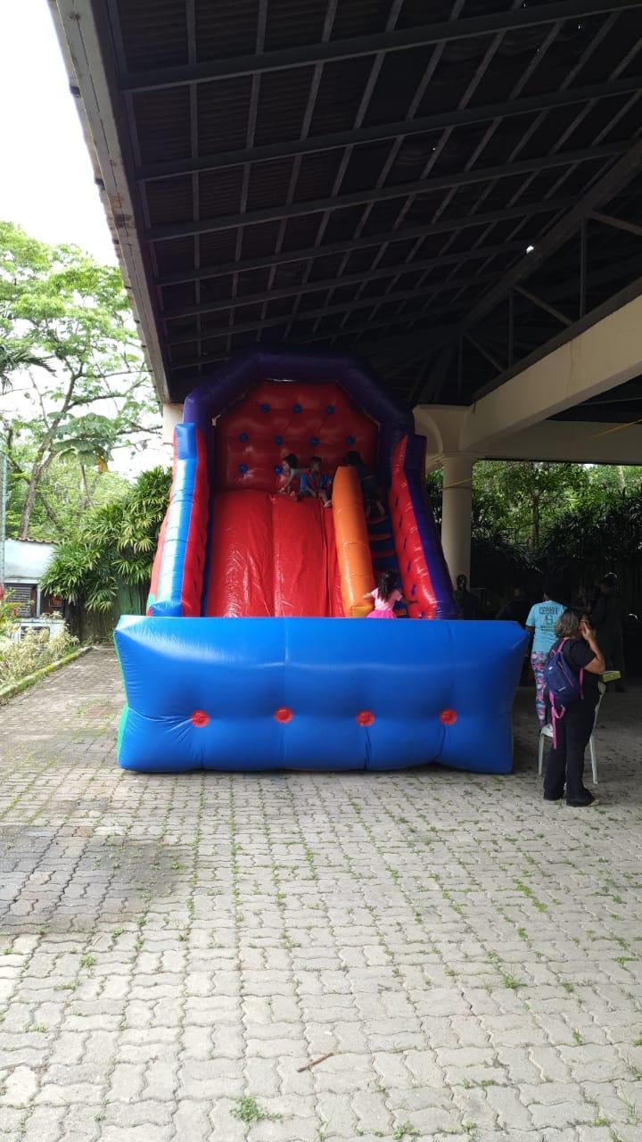 Natal Azul Inclusivo - uma Pool Party de dia inteiro - inscreva-se para participar Natal Azul Inclusivo - uma Pool Party de dia inteiro - inscreva-se para participar